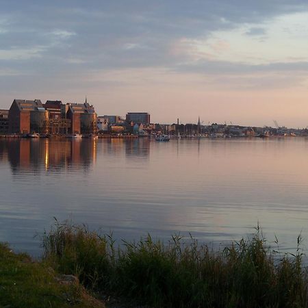 Hotel Warnow Росток Экстерьер фото